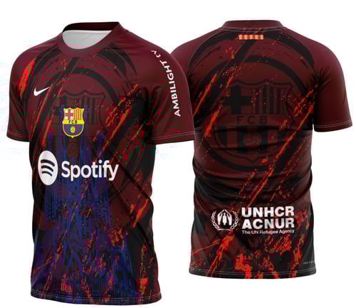 Camiseta unissex preta com logo no peito e estampa grande nas costas, tema Barcelona Conceito, design moderno e vibrante para quem ama futebol.