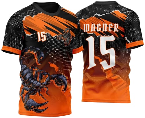 Camiseta unissex preta com logo no peito e estampa grande nas costas do Escorpião 2023 para Atlética Acadêmica e InterClasse, design moderno e marcante.