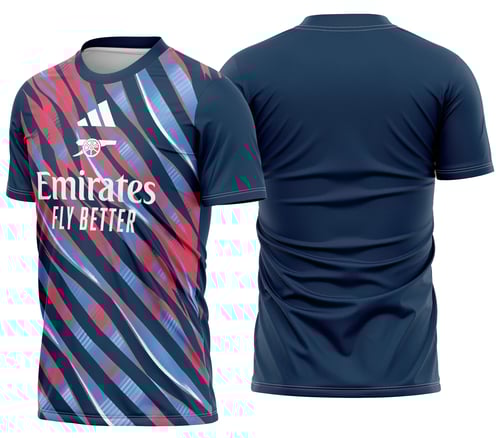 Camiseta unissex preta com logo no peito e estampa grande nas costas tema Arsenal Camisa Pré-jogo 2026, design moderno e esportivo.