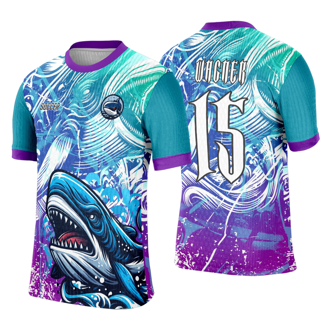 Camiseta unissex preta com logo no peito e estampa grande nas costas com tema Baleia Azul, ideal para eventos interclasse.