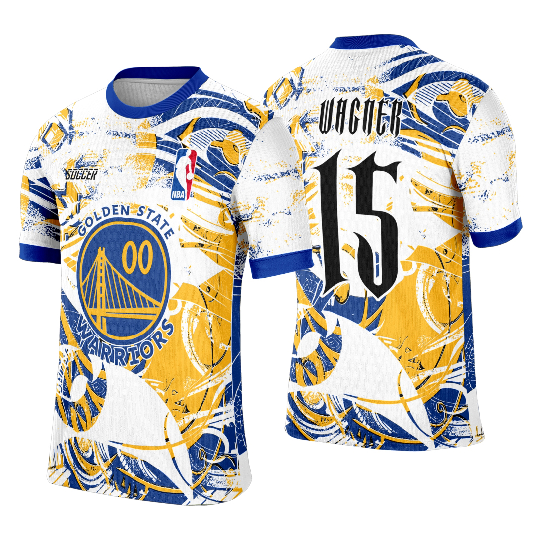 Camiseta unissex preta com logo no peito e estampa grande nas costas de Golden State Warriors, estilo interclasse, perfeita para fãs de basquete e eventos esportivos.