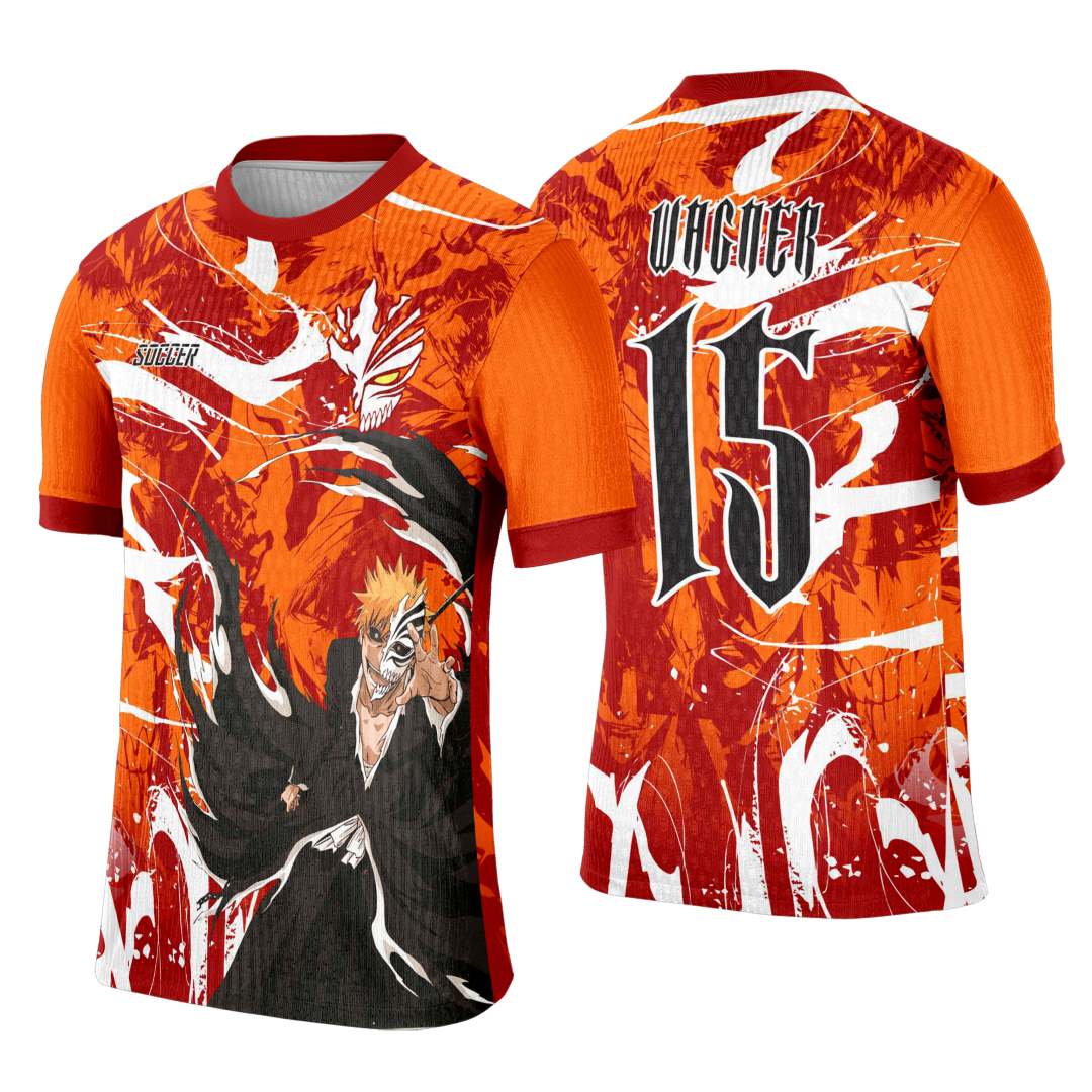 Camiseta unissex preta com logo no peito e estampa grande nas costas do personagem Ichigo Kurosaki inspirada em Interclasse, ideal para fãs de anime e estilo urbano.