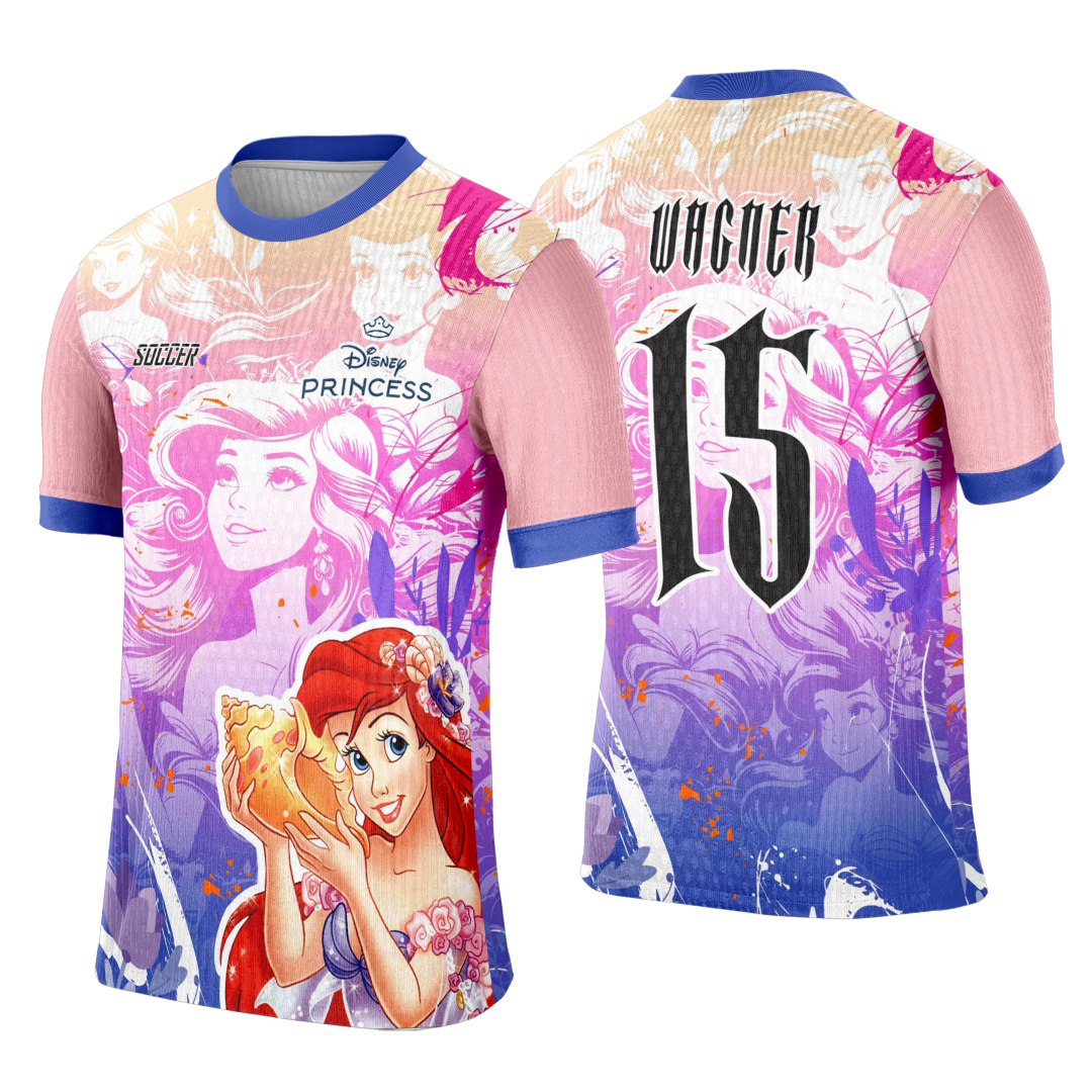 Camiseta unissex branca com logo no peito e estampa grande nas costas inspirada na Princesa Ariel, perfeita para eventos interclasse e fãs da personagem.