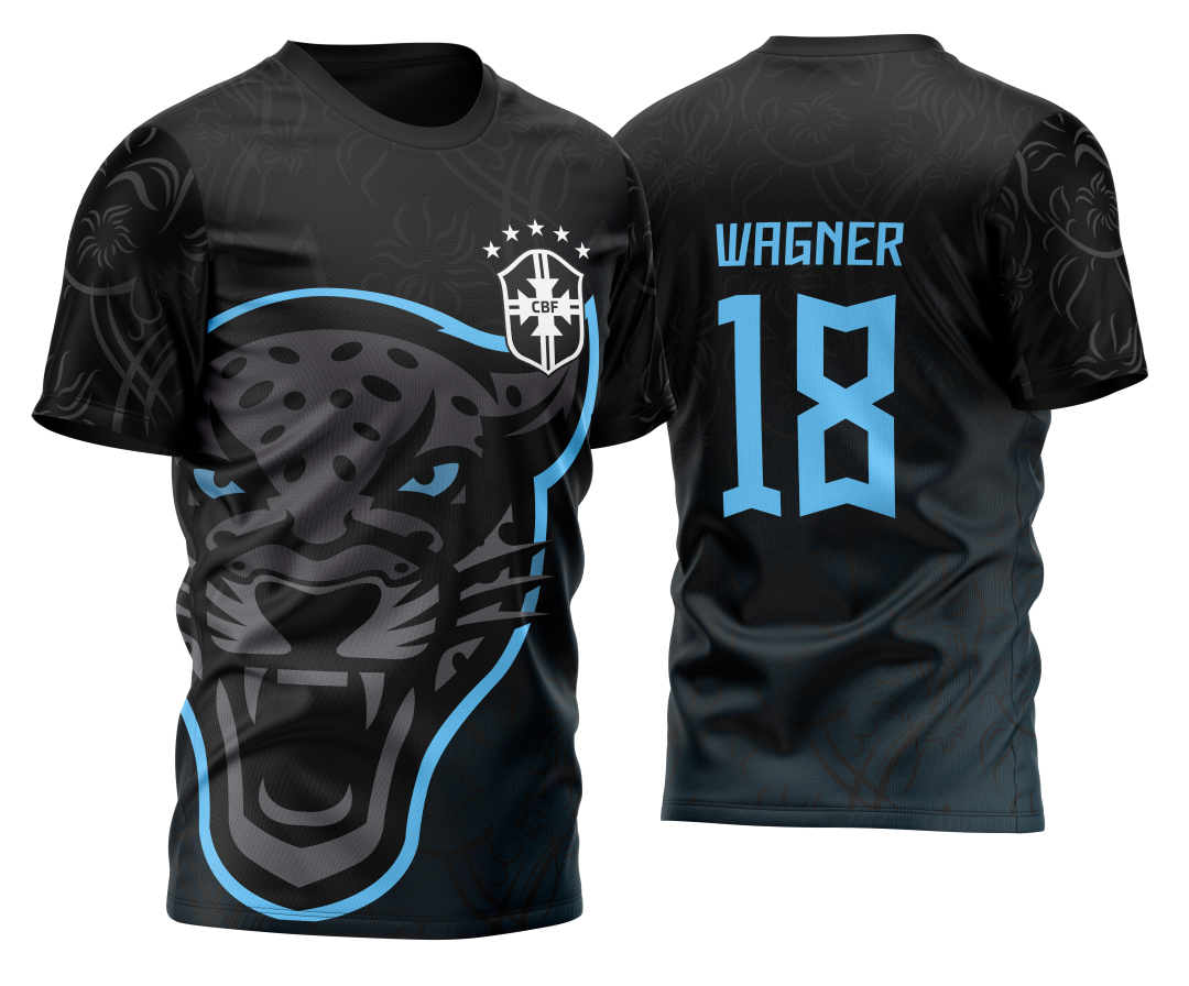 Camiseta unissex preta com logo no peito e estampa grande nas costas inspirada na Pantera Negra Brasil 2023, estilo moderno e confortável para fãs do tema InterClasse.