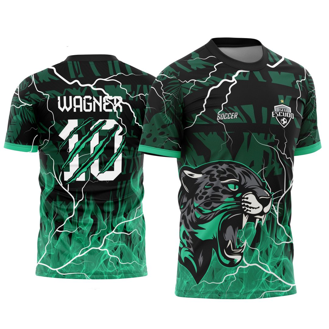 Camiseta unissex preta com logo no peito e estampa grande nas costas com tema Onça Pantera Negra 2025, design imponente para estilo único e moderno.