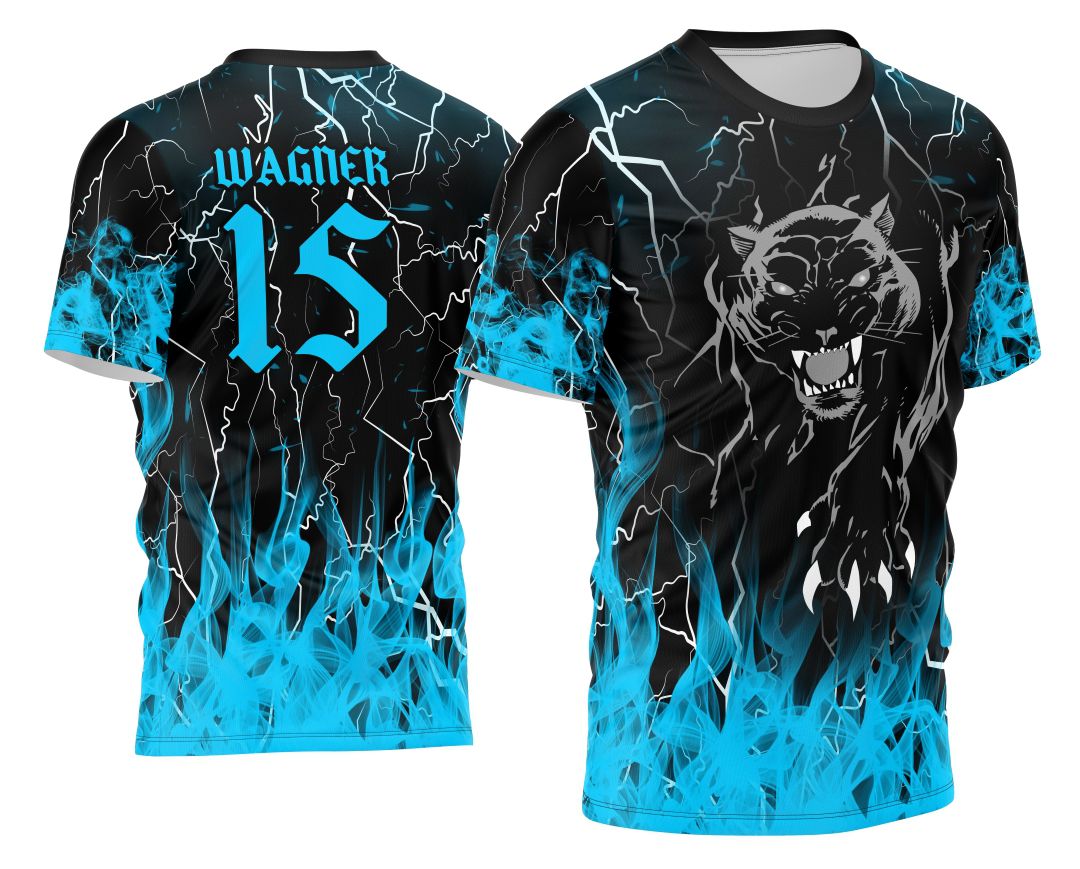 Camiseta unissex preta com logo no peito e estampa grande nas costas mostrando uma pantera com fogo, estilo marcante e agressivo, perfeita para o interclasse 2024.