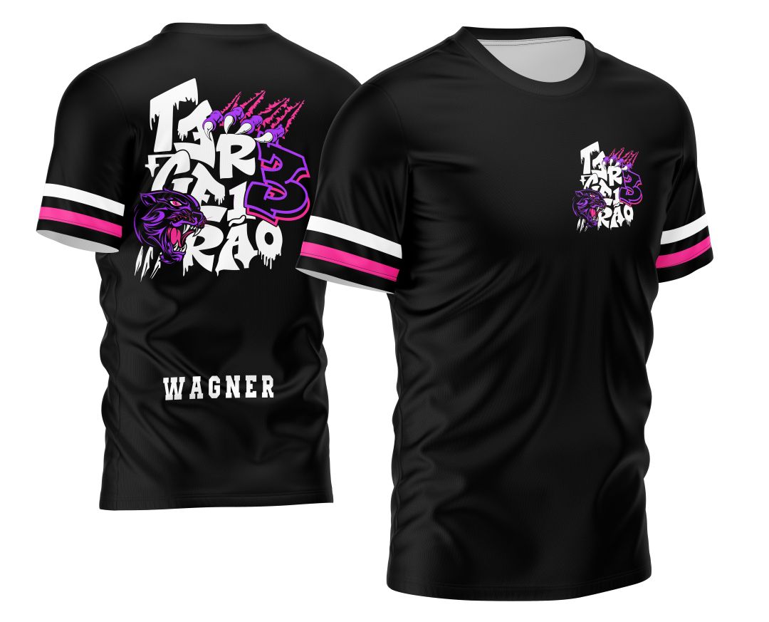 Camisa branca com logo no peito e grande estampa estilizada de pantera negra nas costas, design moderno e impactante, perfeito para turmas com identidade forte e visual marcante.