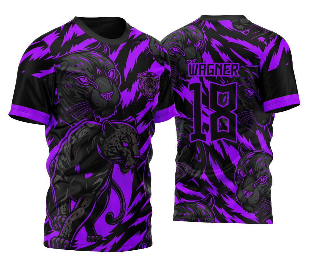 Camiseta unissex preta com logo no peito e estampa grande nas costas de Pantera Negra com fundo tigre em roxo, ideal para fãs do tema InterClasse 2023.