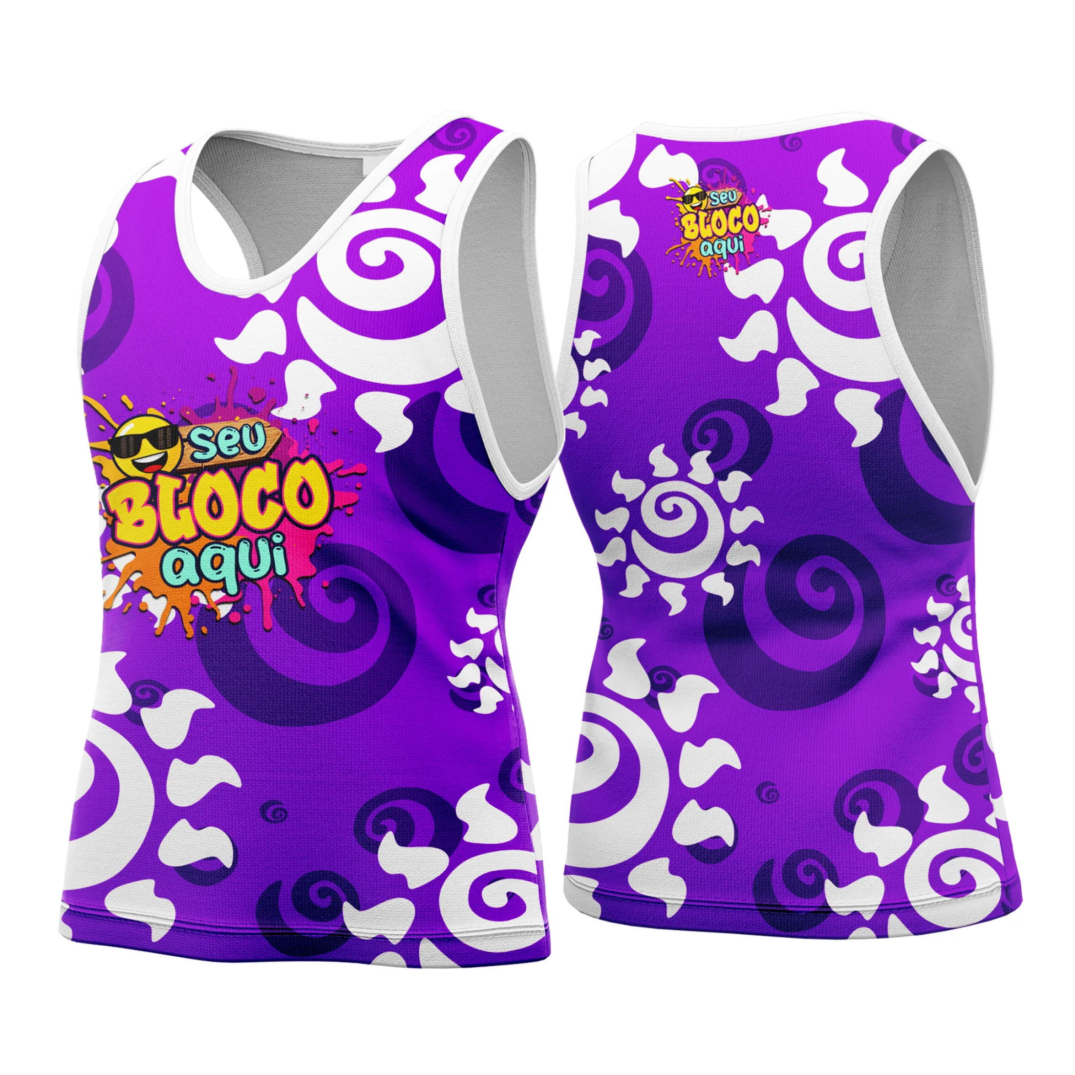 Camiseta unissex branca com logo no peito e estampa grande nas costas, mostrando design vibrante do Carnaval 2026, perfeita para festa e folia.