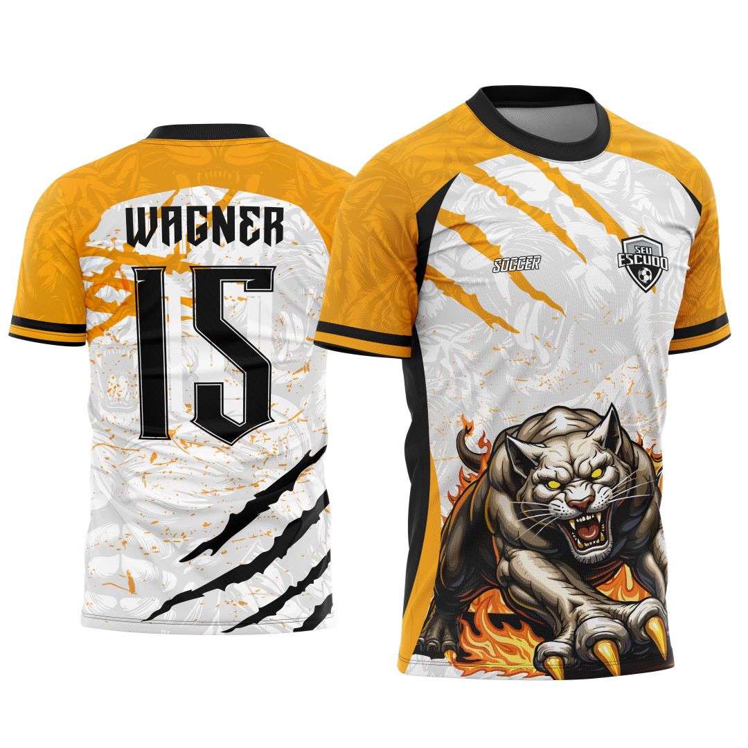 Camiseta unissex preta com logo no peito e estampa grande nas costas inspirada no Pantera Negra Fogo 2025, ideal para quem busca estilo e autenticidade em eventos interclasse.