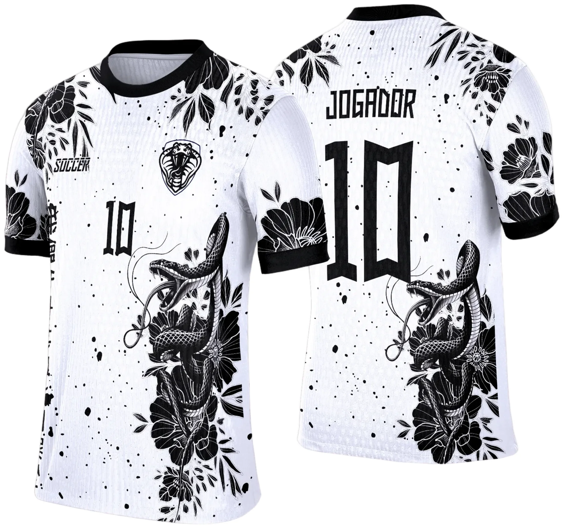 Camiseta unissex preta com logo no peito e estampa grande nas costas destacando cobra em preto e branco no estilo interclasse, perfeita para quem busca estilo marcante e visual moderno.