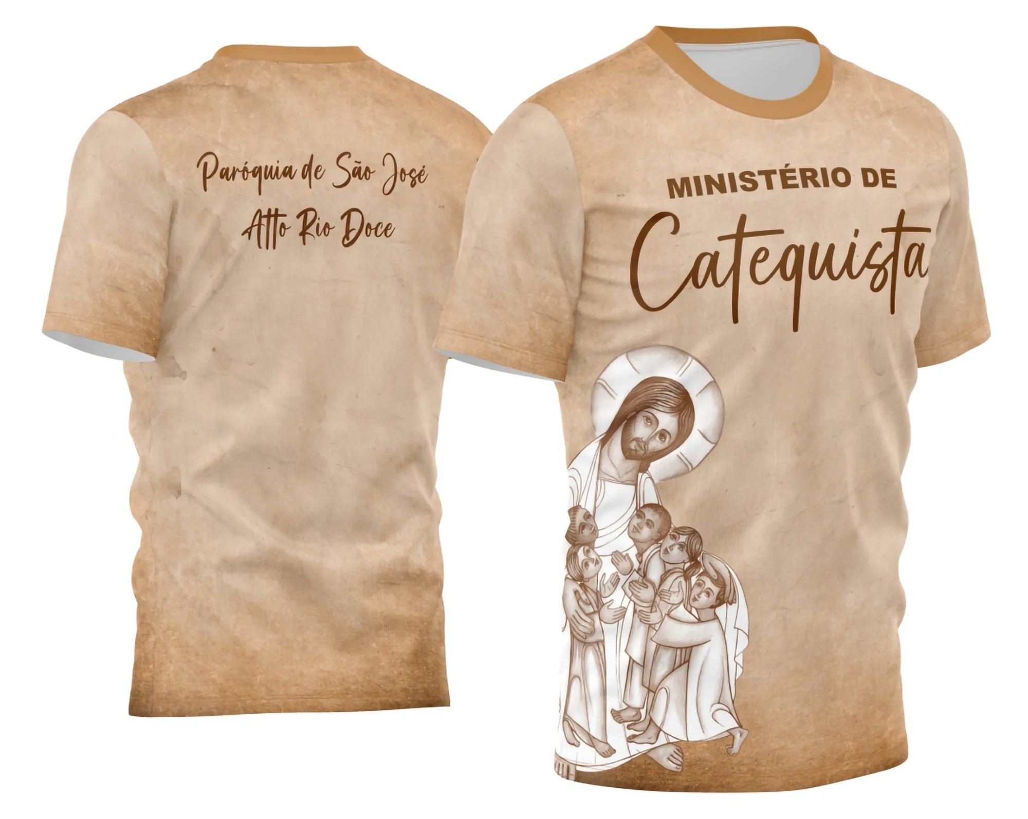 Camisa branca com logo no peito e estampa grande nas costas que destaca elementos religiosos e simbolismos do Ministério de Catequista 2026, perfeita para vestir em ocasiões de fé e celebração dentro da comunidade.
