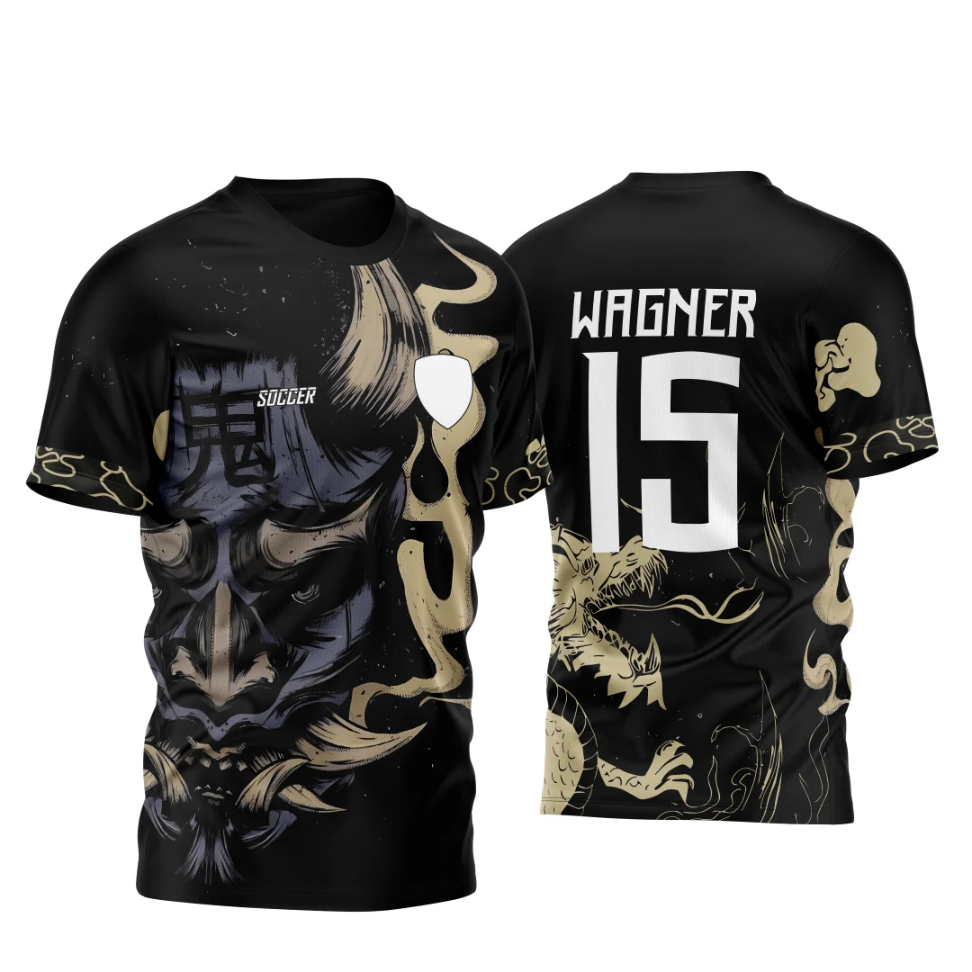 Camiseta unissex preta com logo no peito e estampa grande nas costas, retratando Máscara Chinesa para InterClasse 2023, estilo moderno e vibrante.