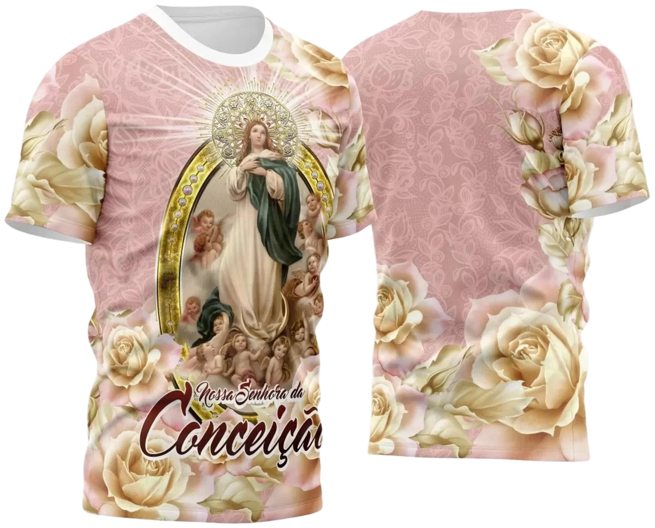 Camiseta unissex preta com logo no peito e estampa grande nas costas mostrando Nossa Senhora Imaculada Conceição em sublimação, perfeita para quem busca fé e estilo com conforto.