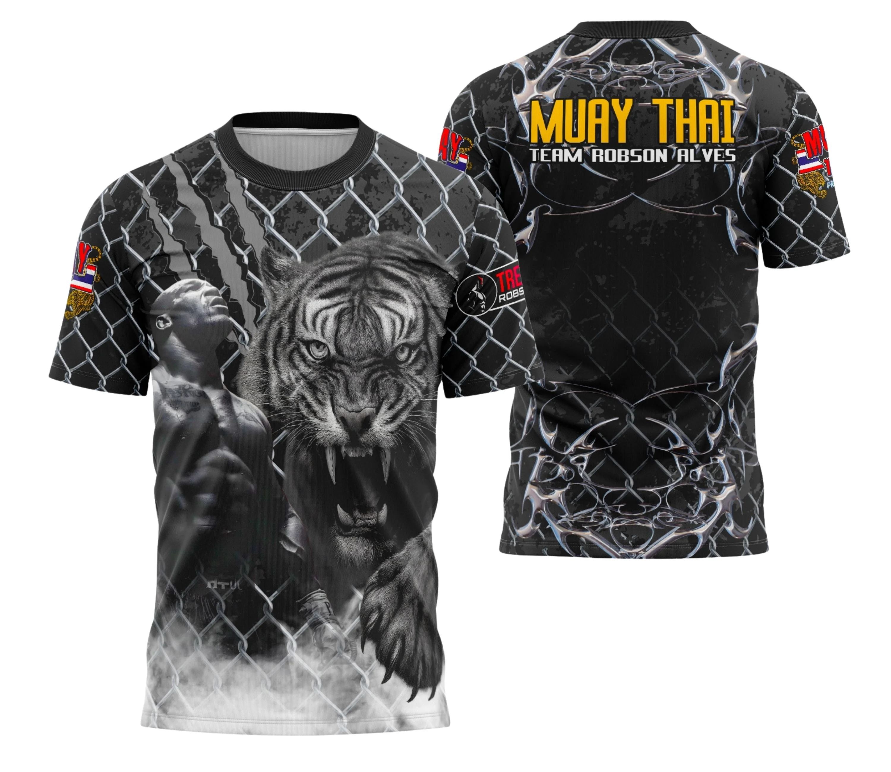 Camiseta preta unissex com logo no peito e estampa grande nas costas inspirada em Muay Thai profissão, ideal para fãs e praticantes do esporte.