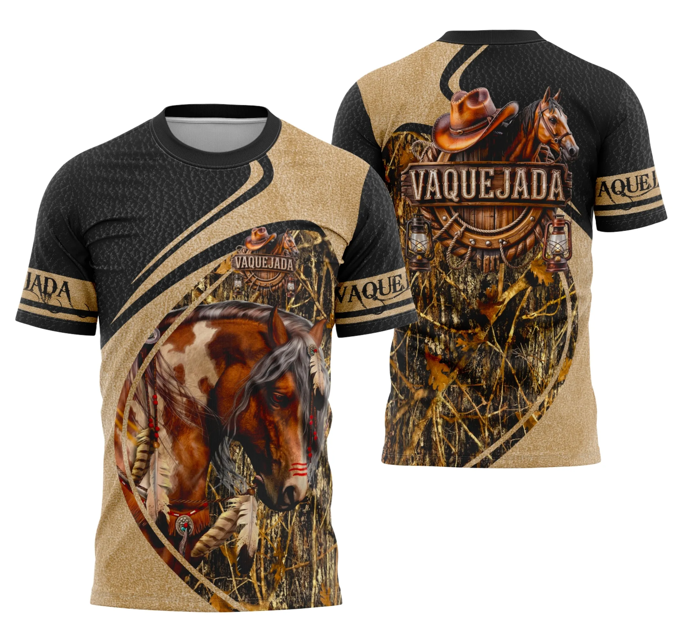 Camiseta unissex preta com logo no peito e estampa grande nas costas mostrando tema de vaquejada, cavalgada e rodeio, ideal para fãs do universo sertanejo e tradicionalista.