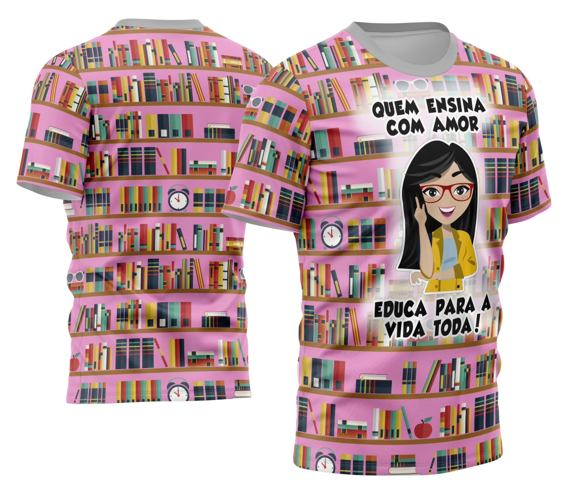 Camiseta unissex branca com logo no peito e estampa grande nas costas com tema de educação com estilo para professoras, destaque para design moderno e elegante.
