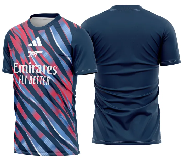 Camiseta unissex preta com logo no peito e estampa grande nas costas tema Arsenal Camisa Pré-jogo 2026, design moderno e esportivo.