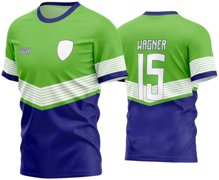 Camisa de futebol amador com logo no peito e estampa grande nas costas em destaque, design vibrante e detalhes que transmitem energia e paixão pelo esporte.