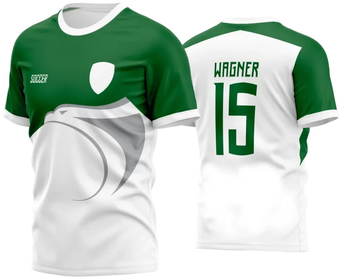 Camisa de futebol amador com logo no peito e estampa grande nas costas, em cores vibrantes, ideal para uniformizar seu time com estilo e personalidade. Detalhes que destacam a identidade do time na camisa finalizada.