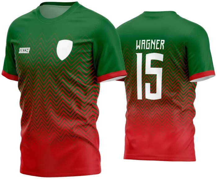 Camisa de futebol amador com logo no peito e estampa grande nas costas, exibindo design moderno e cores vibrantes que destacam o espírito do time em campo.