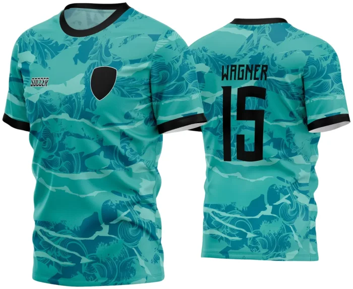 Camisa de futebol amador exibindo logo no peito e estampa grande nas costas, com design moderno e cores vibrantes que destacam o time em campo com estilo e personalidade.