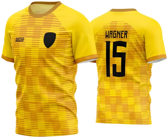 Camisa de futebol amador com logo no peito e estampa grande nas costas, em cores vibrantes que destacam o estilo único do time, perfeita para uso coletivo e visual marcante nas partidas.