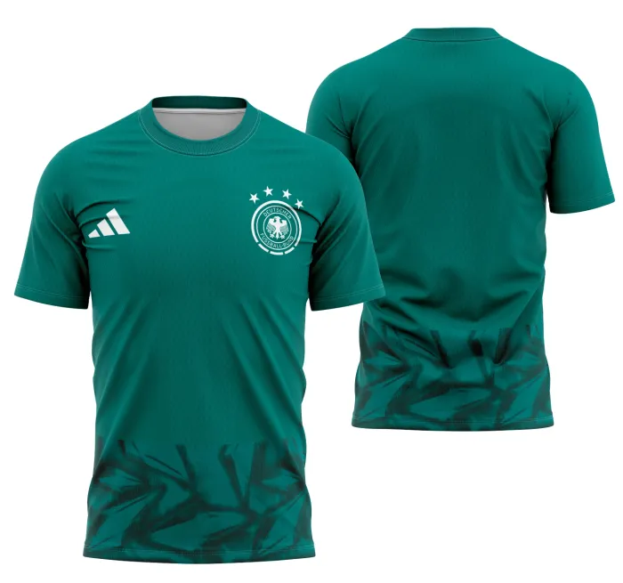Camiseta unissex preta com logo no peito e estampa grande nas costas inspirada na camisa Alemanha Kit Goleiro 2026, design moderno e esportivo perfeito para fãs e colecionadores.