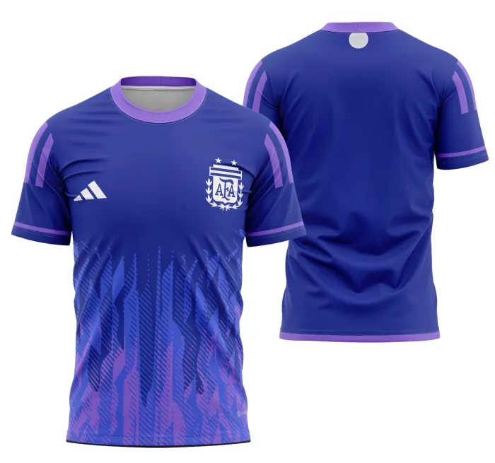 Camiseta unissex branca com logo no peito e estampa grande nas costas inspirada na Camisa Argentina Visita 2022-2023, ideal para fãs e colecionadores do futebol
