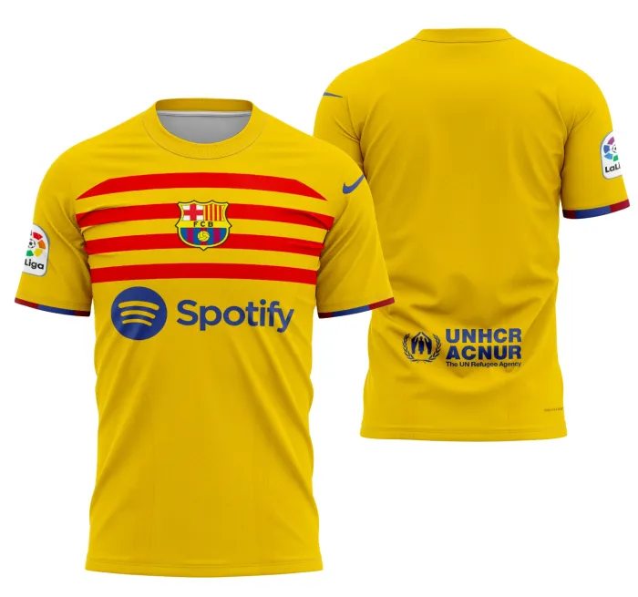 Camiseta preta unissex com logo no peito e estampa grande nas costas mostrando o design inspirado no Barcelona 4Ta Equipación 22-23, ideal para fãs do time e estilo esportivo moderno.