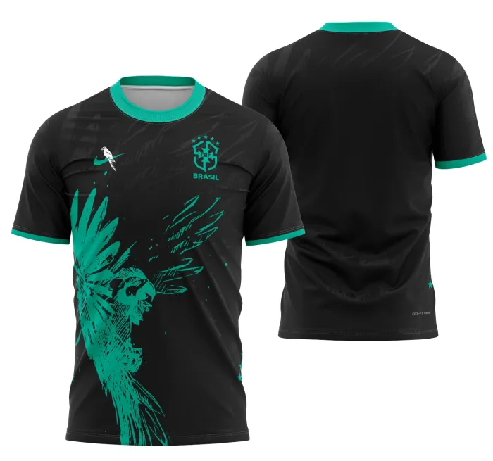 Camiseta unissex branca com logo no peito e estampa grande nas costas inspirada no Brasil Concept 2025 modelo 3, design moderno e vibrante ideal para quem ama futebol e brasilidade.