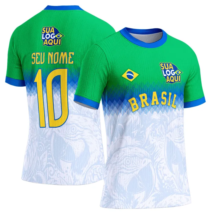 Camiseta unissex branca com logo no peito e estampa grande nas costas do Brasil Copa do Mundo 2026, perfeita para torcer com estilo na torcida brasileira.