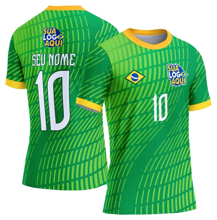 Camiseta unissex branca com logo no peito e estampa grande nas costas inspirada na seleção do Brasil para a Copa do Mundo 2026, ideal para torcedores que buscam estilo e conforto.
