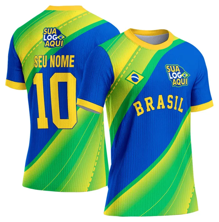 Camiseta unissex branca com logo no peito e estampa grande nas costas com tema Brasil Copa do Mundo 2026, ideal para torcer com estilo e paixão pelo futebol.