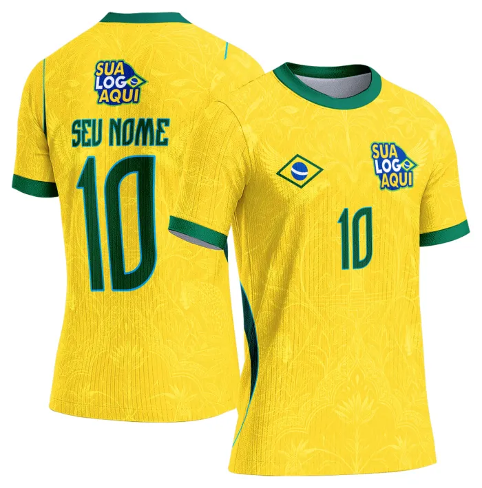 Camiseta unissex branca com logo no peito e estampa grande nas costas inspirada na seleção do Brasil para a Copa do Mundo 2026, ideal para torcedores que buscam estilo e conforto.