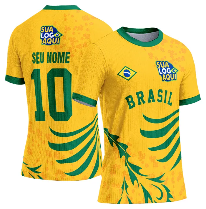 Camiseta unissex branca com logo no peito e estampa grande nas costas tema Brasil Copa do Mundo 2026, design vibrante e esportivo, ideal para torcedores e fãs de futebol.