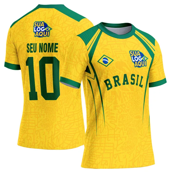 Camiseta unissex branca com logo no peito e estampa grande nas costas inspiradas na camisa Brasil Copa do Mundo 2026, ideal para torcedores estilosos e apaixonados pelo futebol.