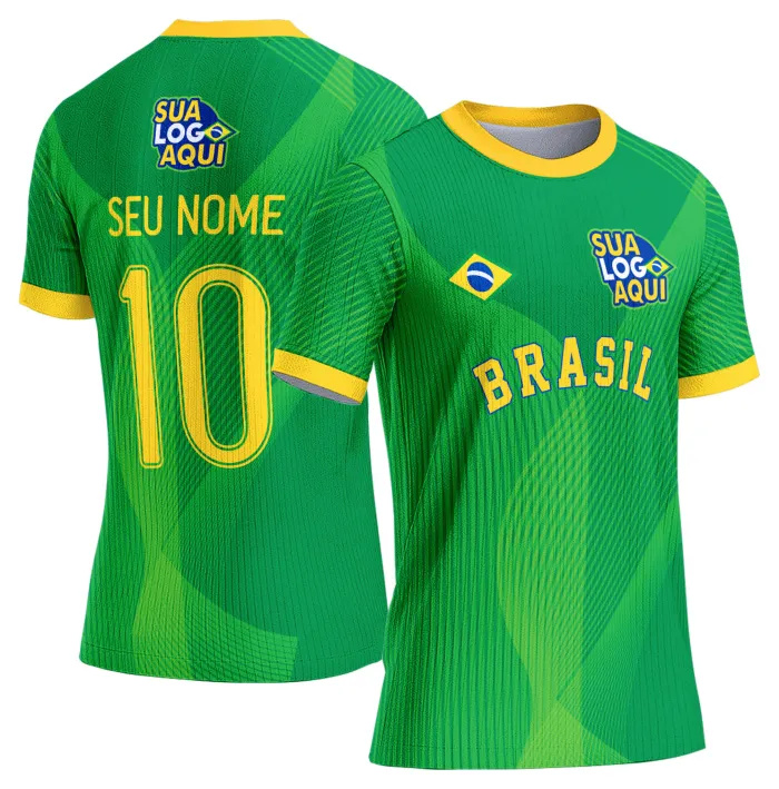 Camiseta unissex branca com logo no peito e estampa grande nas costas mostrando o tema Brasil Copa do Mundo 2026, design moderno e vibrante para torcedores apaixonados.