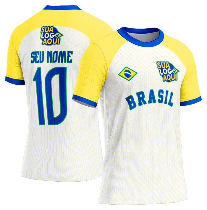 Camiseta unissex branca com logo no peito e estampa grande nas costas do Brasil Copa do Mundo 2026, perfeita para torcer com estilo e paixão.