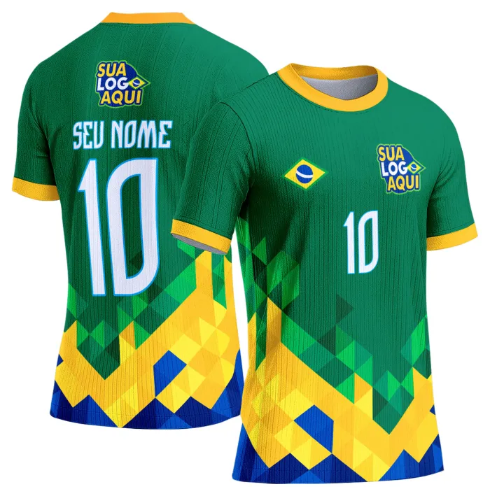 Camiseta unissex branca com logo no peito e estampa grande nas costas inspirada na seleção do Brasil para a Copa do Mundo 2026, ideal para torcedores que buscam estilo e conforto.