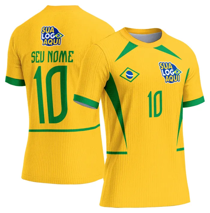 Camiseta unissex branca com logo no peito e estampa grande nas costas inspirada na seleção do Brasil para a Copa do Mundo 2026, ideal para torcedores que buscam estilo e conforto.
