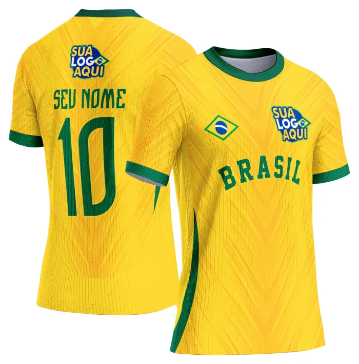 Camiseta unissex preta com logo no peito e estampa grande nas costas inspirada na Copa do Mundo Brasil 2026, vibrante e cheia de energia, perfeita para torcer com estilo e paixão.
