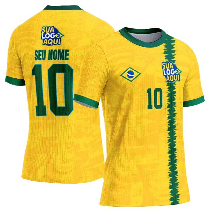 Camiseta unissex branca com logo no peito e estampa grande nas costas inspirada na seleção do Brasil para a Copa do Mundo 2026, ideal para torcedores que buscam estilo e conforto.