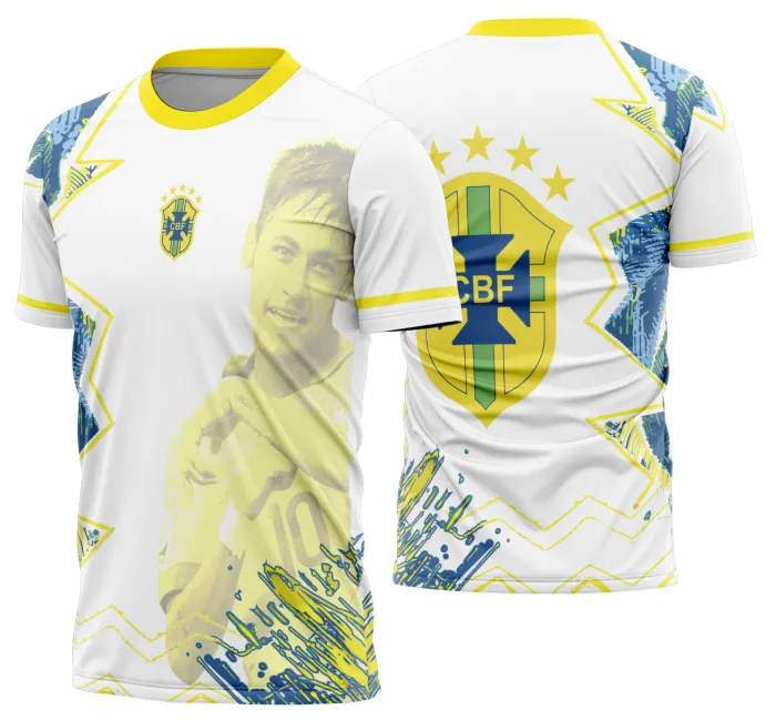 Camiseta unissex branca com logo no peito e estampa grande nas costas mostrando o Brasil em ritmo de Copa do Mundo 2026, ideal para torcedores que querem estrelar o visual com estilo e paixão.