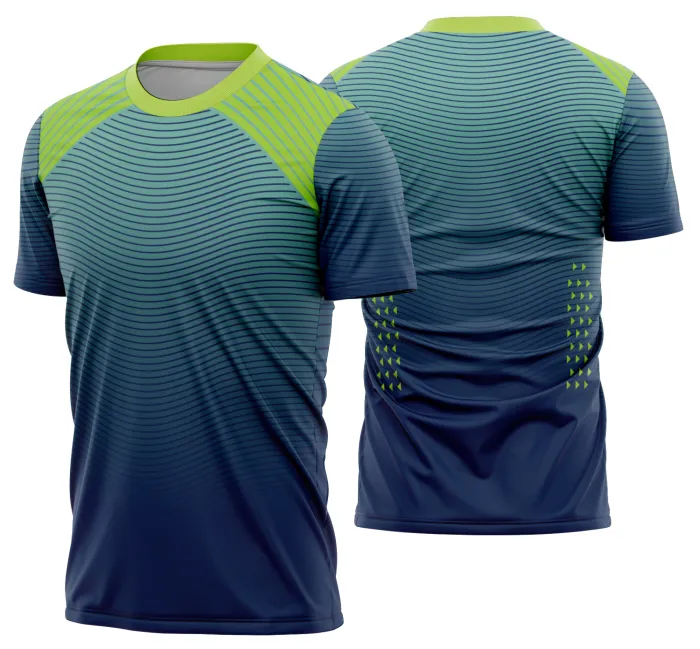 Camiseta unissex branca com logo no peito e estampa grande nas costas com tema Brasil em ritmo de Copa do Mundo 2026, design vibrante e moderno, ideal para mostrar paixão pelo futebol.