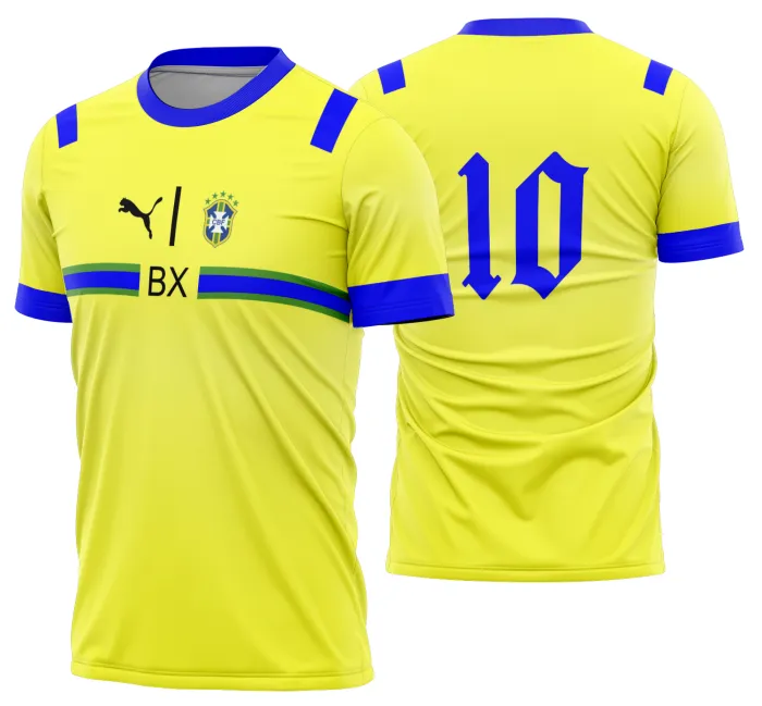 Camiseta unissex preta com logo no peito e estampa grande nas costas, tema Brasil em ritmo de Copa do Mundo 2026, mostrando estilo e paixão pelo futebol.