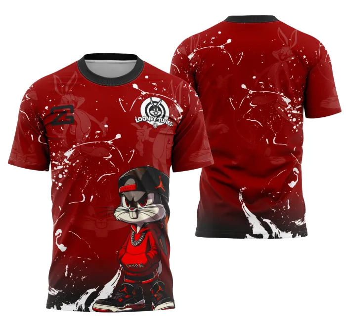 Camiseta unissex preta com logo no peito e estampa grande nas costas inspirada no personagem Bugs Bunny, mostrando um estilo moderno e descolado, ideal para fãs e colecionadores.