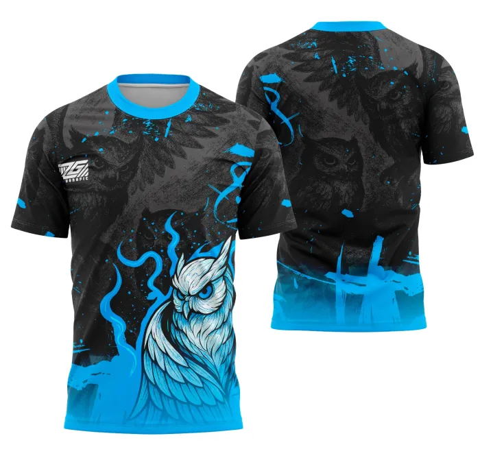 Camiseta unissex preta com logo no peito e estampa grande nas costas, tema Buhointerclasse 2025, ideal para quem busca estilo e originalidade no visual.