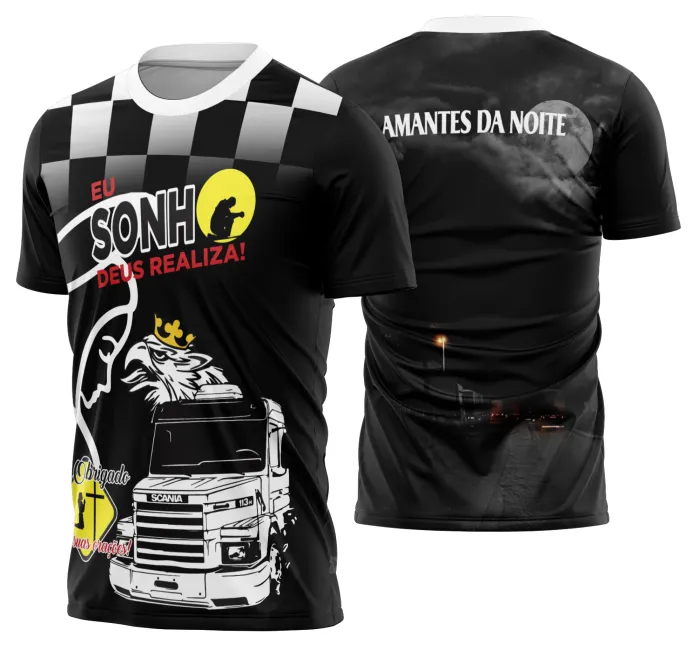 Camiseta unissex preta com logo no peito e estampa grande nas costas ilustrando caminhoneiros e carreta no modelo 03, perfeita para fãs do universo de caminhões.