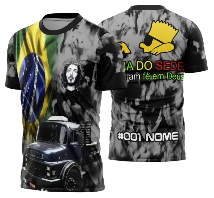 Camiseta unissex preta com logo no peito e estampa grande nas costas mostrando caminhão carreta no estilo caminhoneiros com design moderno, perfeita para fãs do tema transporte pesado.